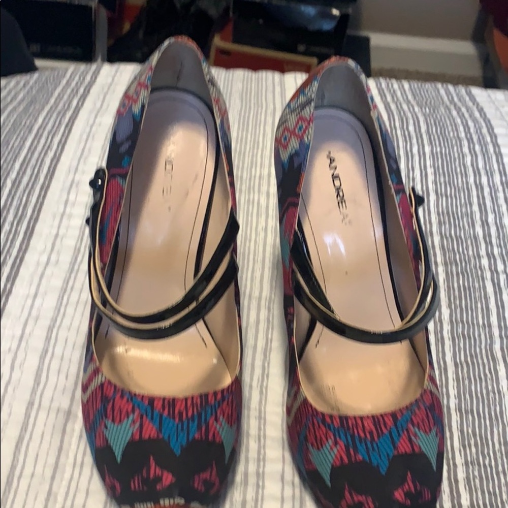 Heels - Picture 2 of 3